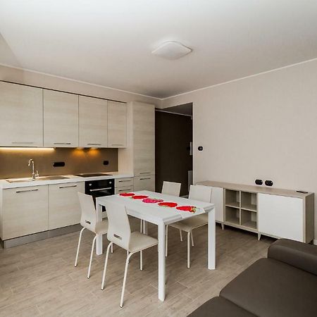 Lake Como Apartments Lecco Bagian luar foto