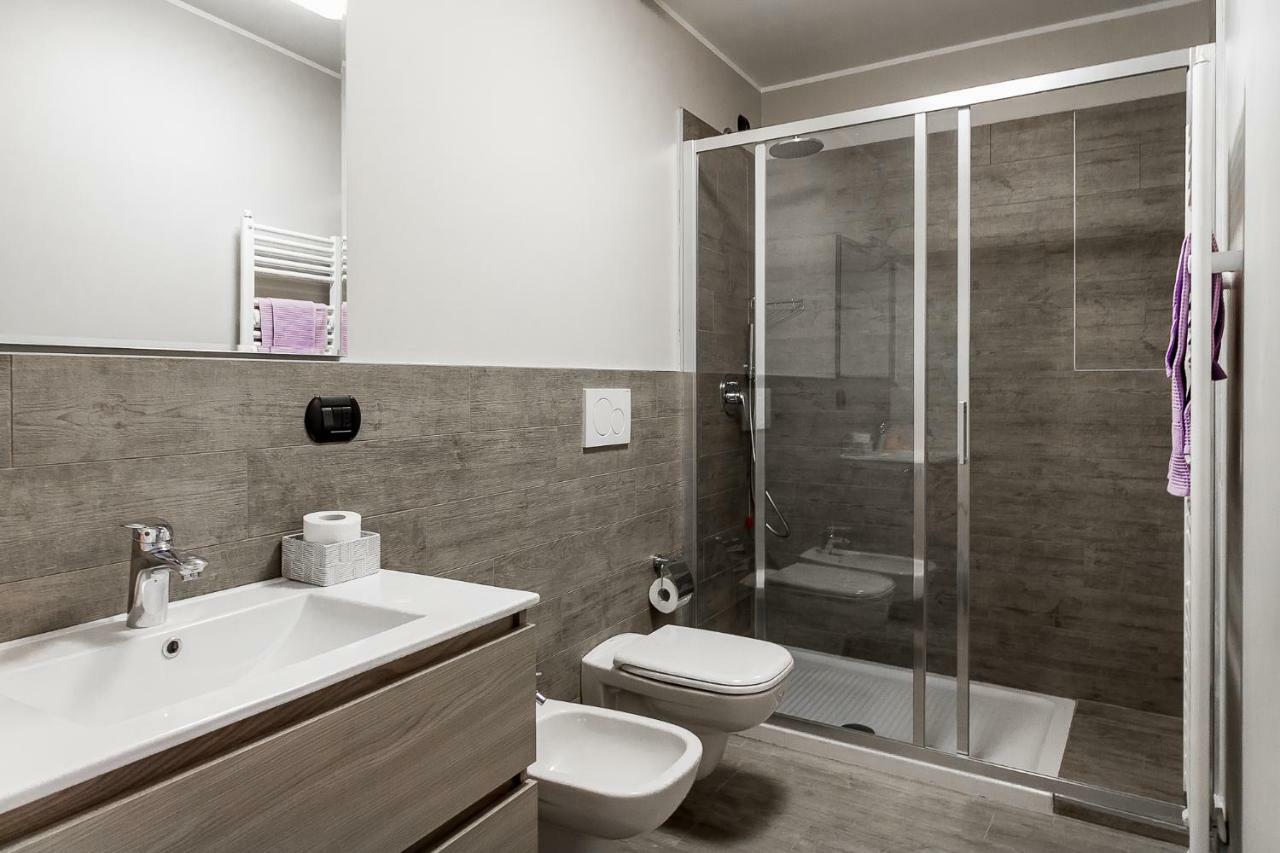 Lake Como Apartments Lecco Bagian luar foto