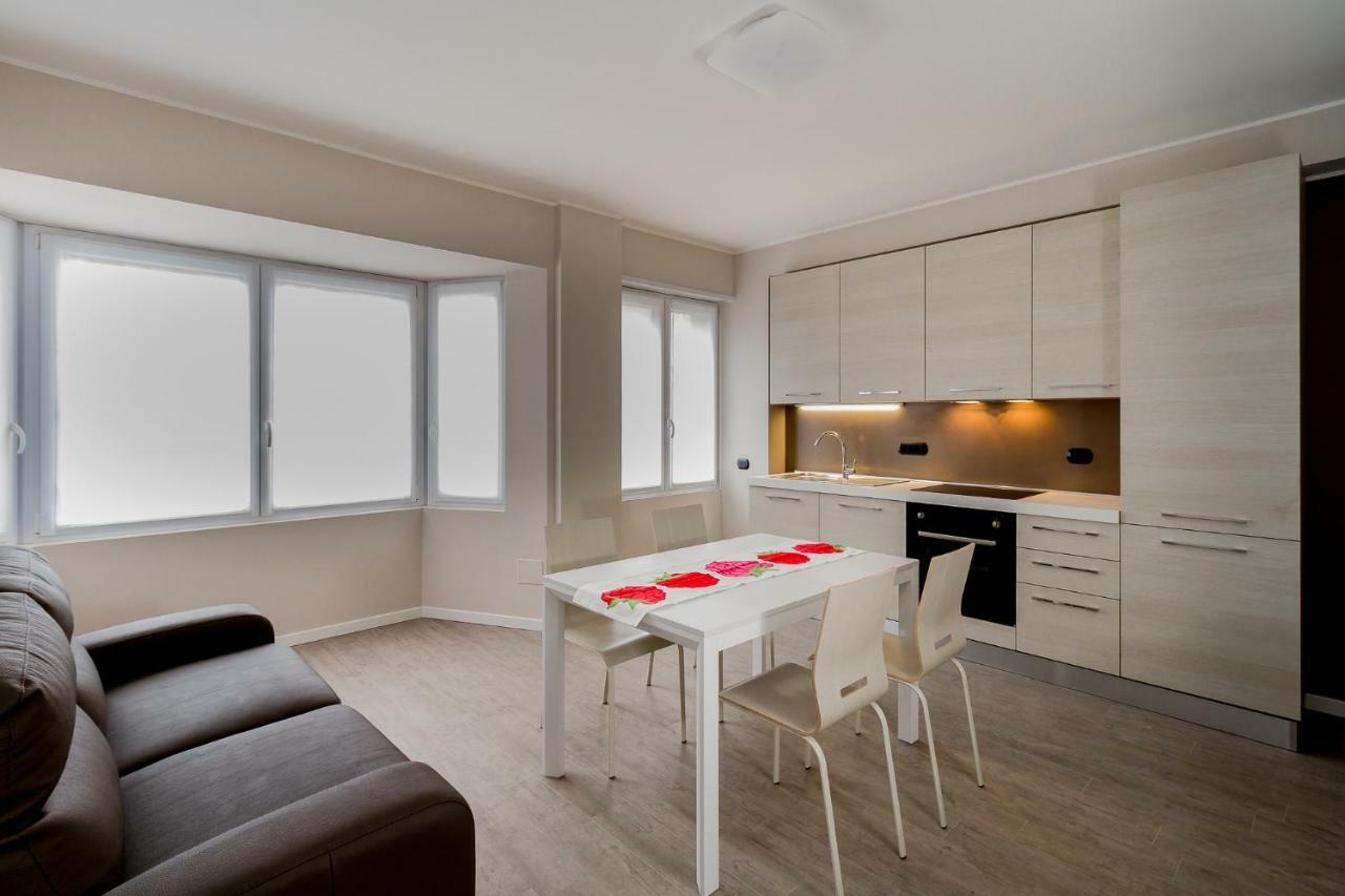 Lake Como Apartments Lecco Bagian luar foto