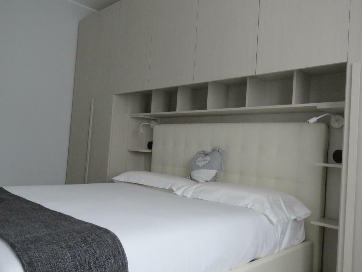 Lake Como Apartments Lecco Bagian luar foto