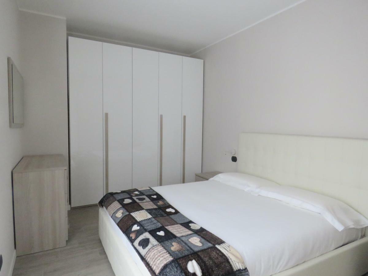 Lake Como Apartments Lecco Bagian luar foto