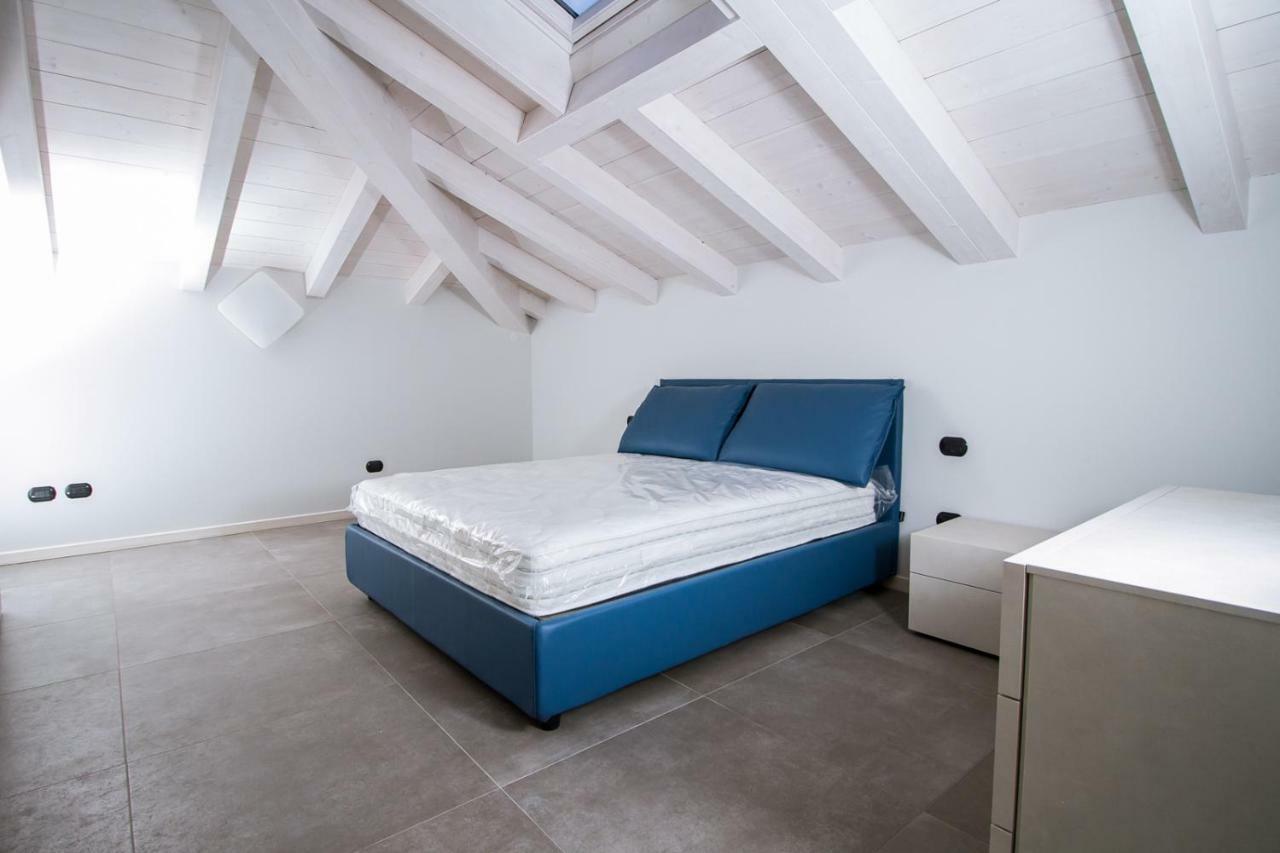 Lake Como Apartments Lecco Bagian luar foto