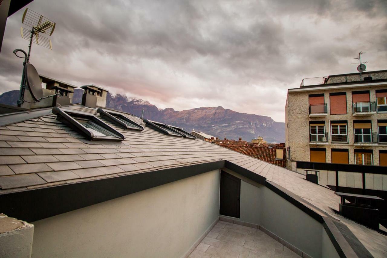 Lake Como Apartments Lecco Bagian luar foto